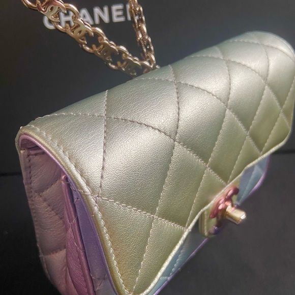 🔥🔥Chanel Iridescent Metallic Clutch - Picture 11 of 15